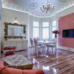 Rose Apartment